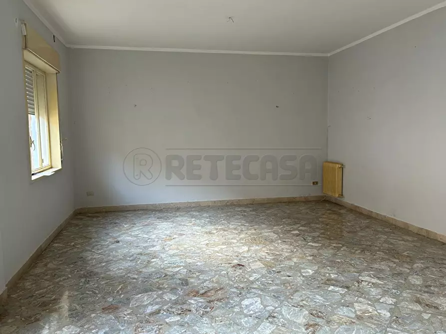 Immagine 26 di Pentalocale in affitto  in via Ruggero Settimo 24 a Caltanissetta