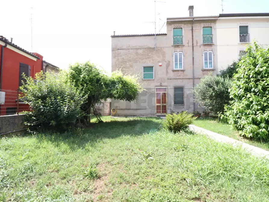 Immagine 1 di Villa in vendita  a Bondeno