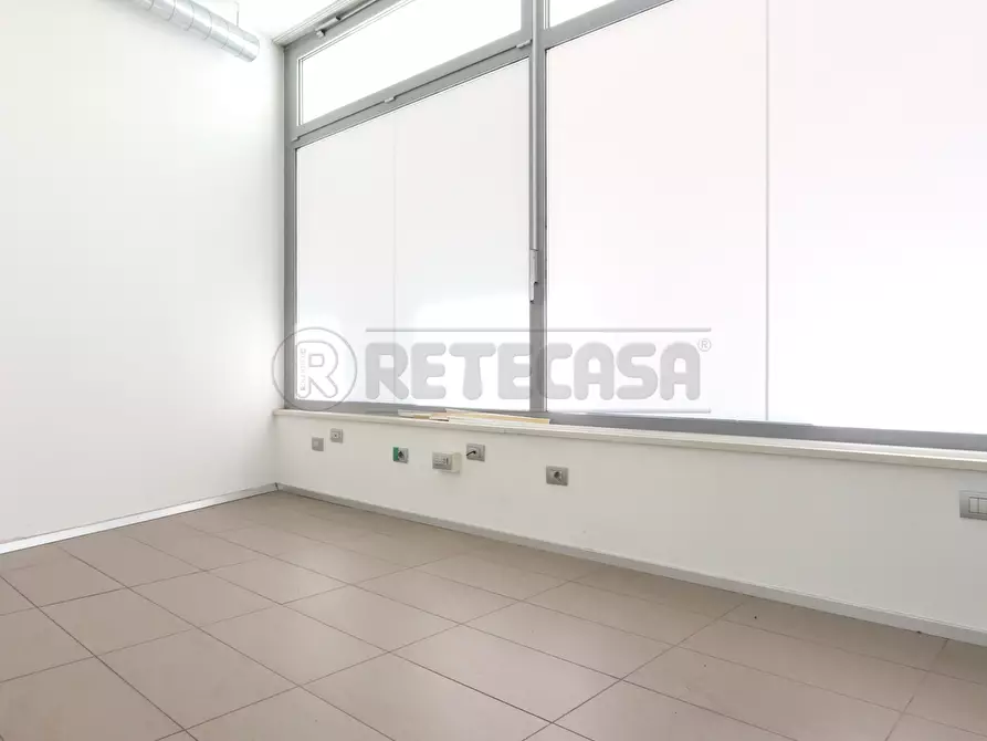 Immagine 9 di Locale commerciale in affitto  in Via G marconi 5 a Altavilla Vicentina