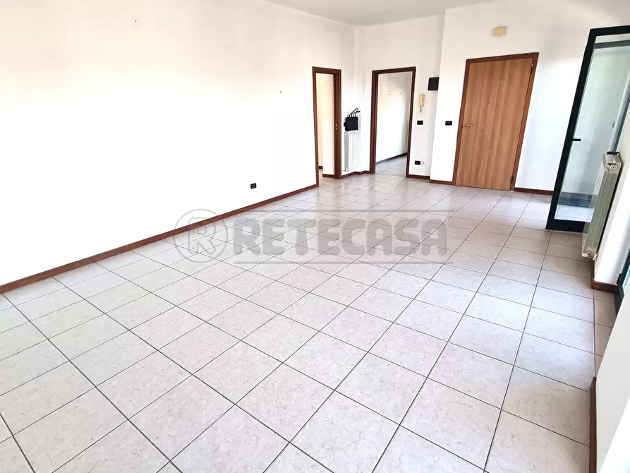 Immagine 16 di Trilocale in affitto  a Pescara