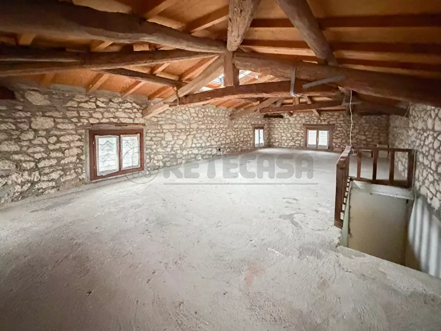 Immagine 42 di Rustico / casale in vendita  in Via Valle a Sovizzo