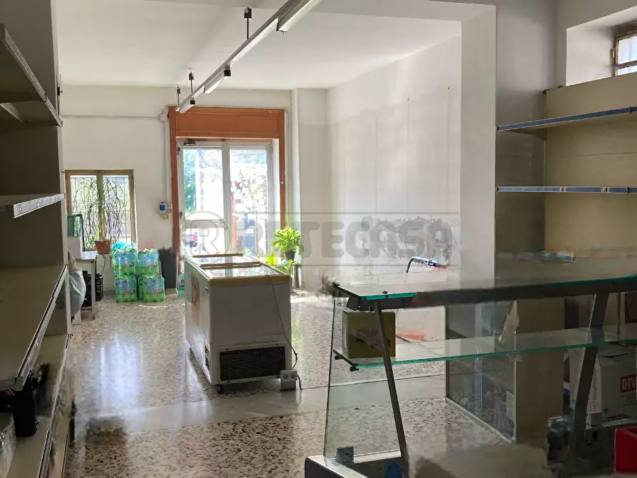 Immagine 2 di Magazzino in affitto  a Fisciano