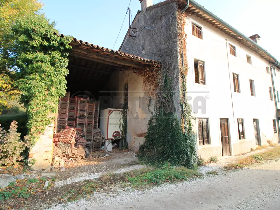 Immagine 2 di Rustico / casale in vendita  in Contrada Agugliana snc a Montebello Vicentino