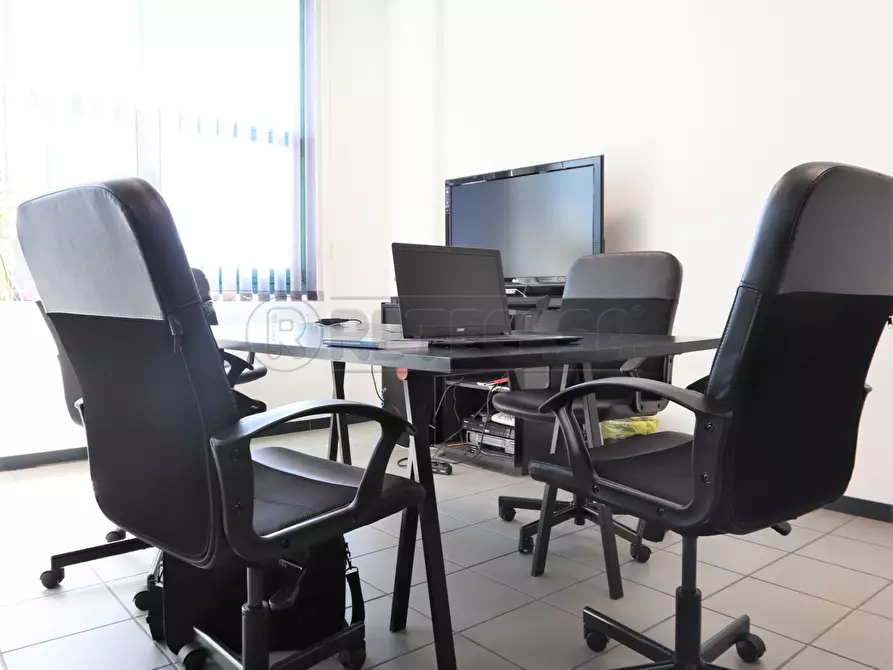 Immagine 34 di Ufficio in affitto  a Vicenza