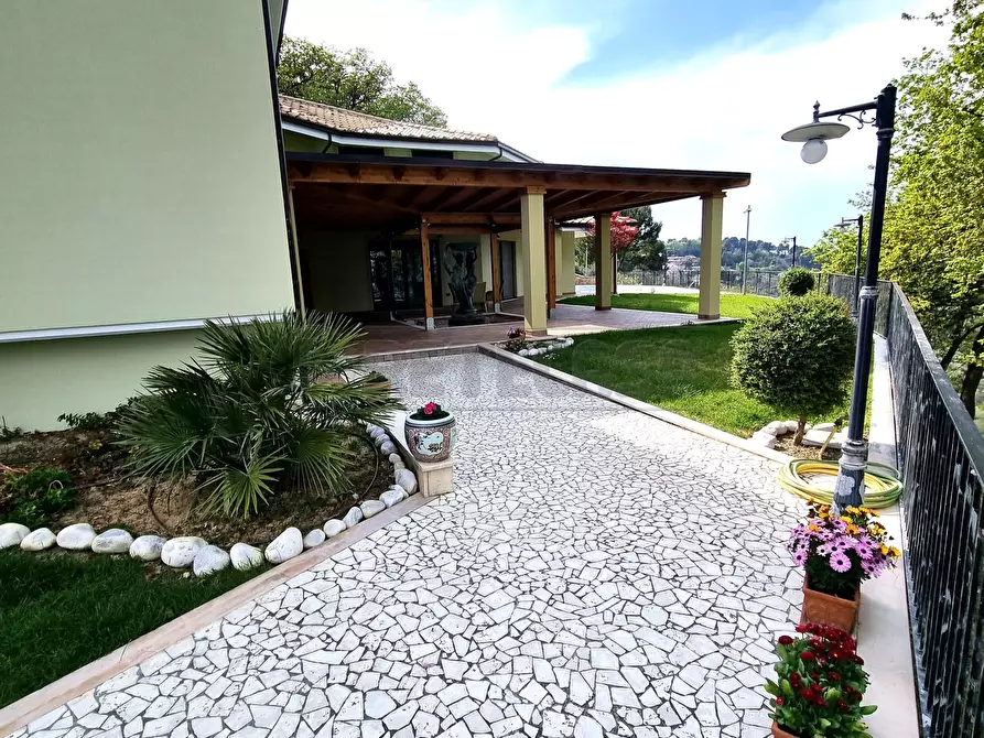 Immagine 28 di Villa in vendita  a Francavilla Al Mare