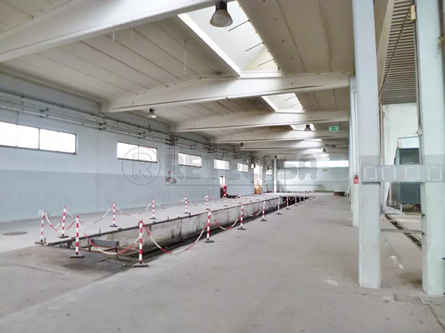 Immagine 7 di Attività artigianale in vendita  a Montebello Vicentino