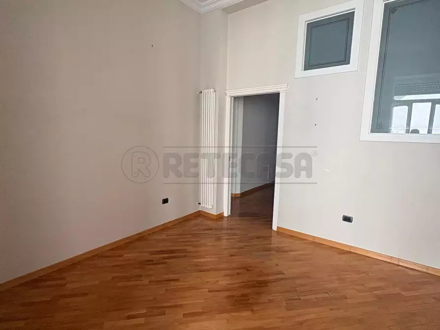 Immagine 11 di Pentalocale in affitto  in via renato de martino 16 a Salerno
