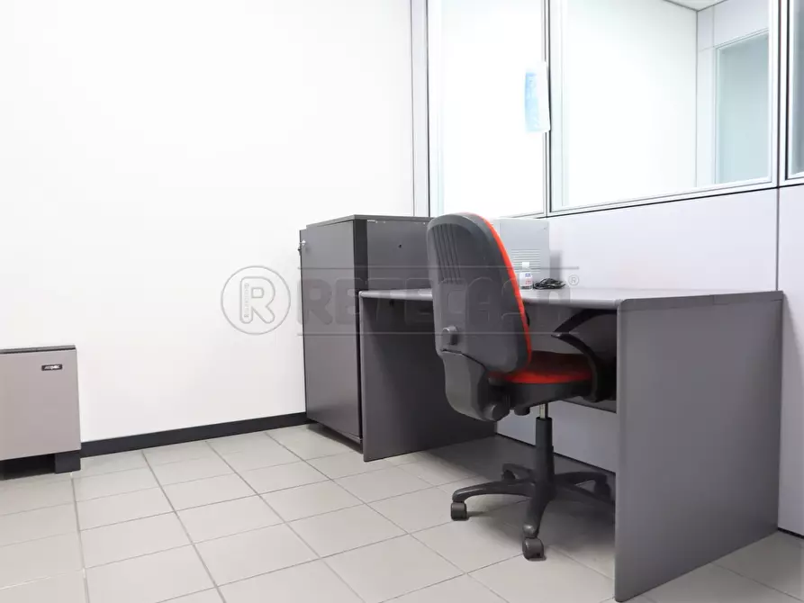 Immagine 38 di Ufficio in affitto  a Vicenza