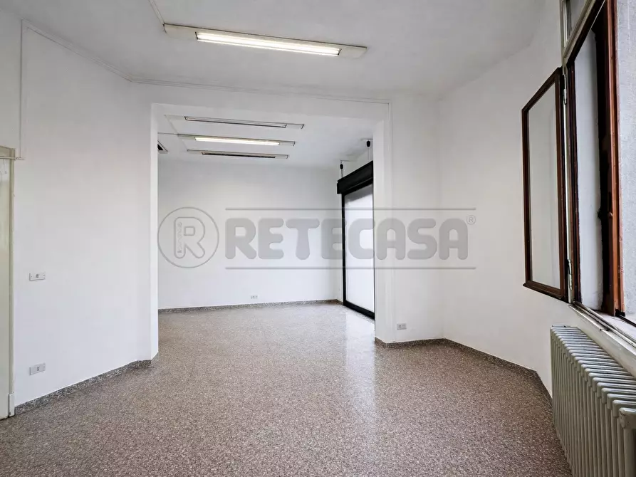Immagine 7 di Locale commerciale in affitto  in Via Giovanni Gradenigo 2 a Padova