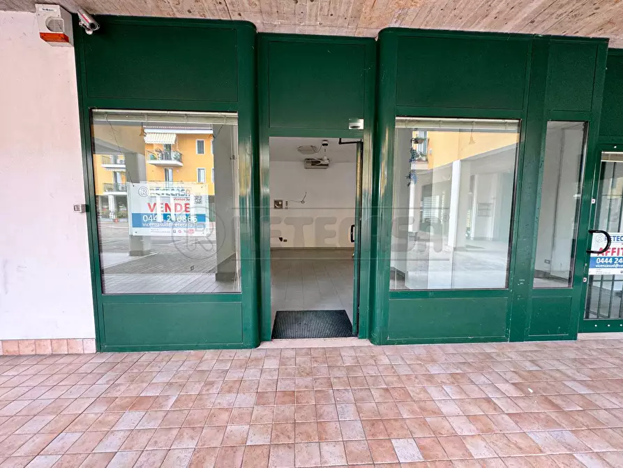 Immagine 23 di Locale commerciale in vendita  in Via Monte Lungo a Arcugnano