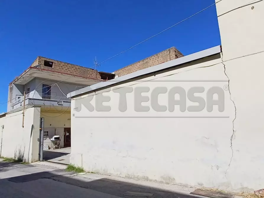 Immagine 21 di Laboratorio in affitto  in Via montella a Maddaloni