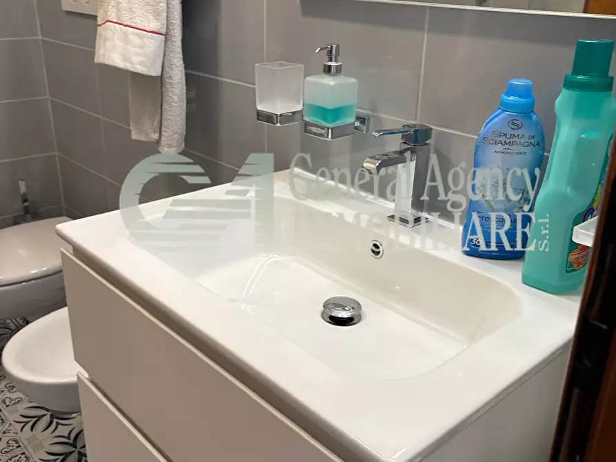 Immagine 31 di Trilocale in affitto  in Via Canton a Roma