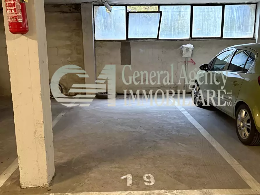 Immagine 34 di Trilocale in affitto  in Via Canton a Roma