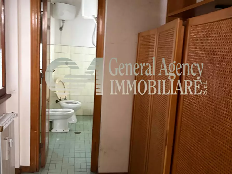 Immagine 41 di Appartamento in vendita  in via guido de ruggiero a Roma