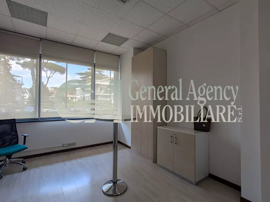 Immagine 46 di Ufficio in affitto  in VIALE DEL POGGIO FIORITO a Roma