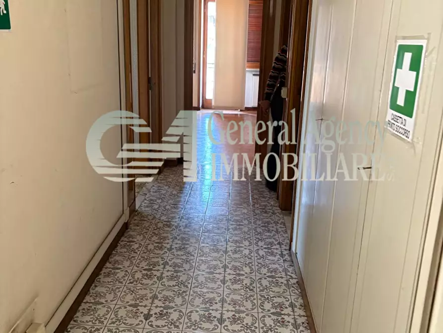 Immagine 62 di Appartamento in vendita  in via guido de ruggiero a Roma