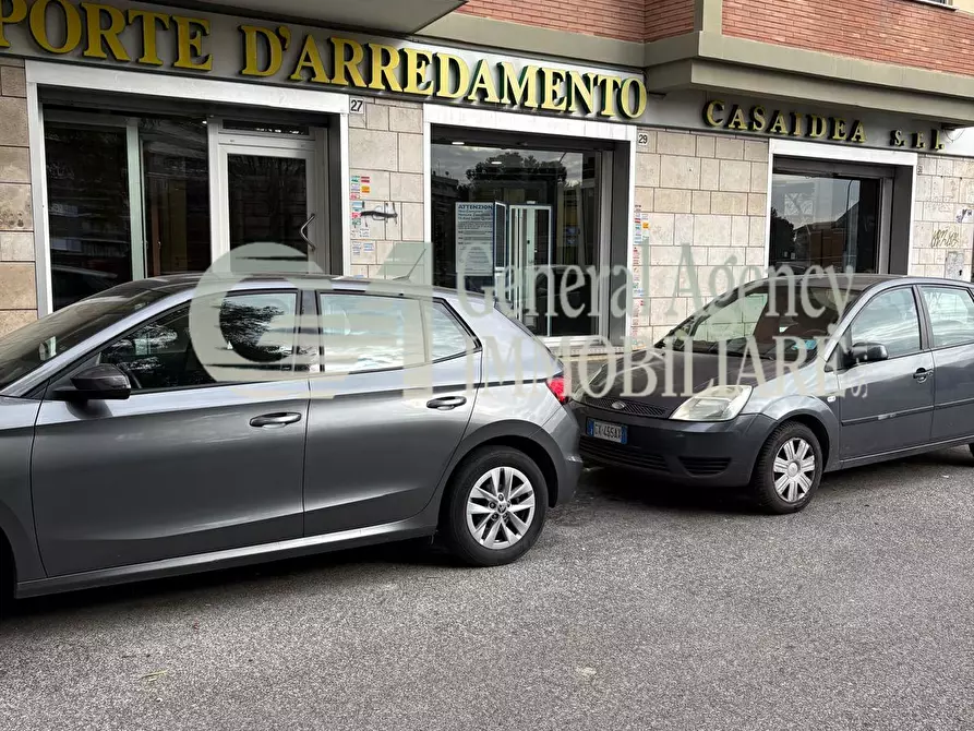 Immagine 1 di Locale commerciale in affitto  in Via Albano 62 a Roma