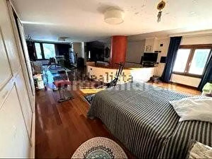 Immagine 2 di Villa in vendita  in Via Eschilo 54 a Roma