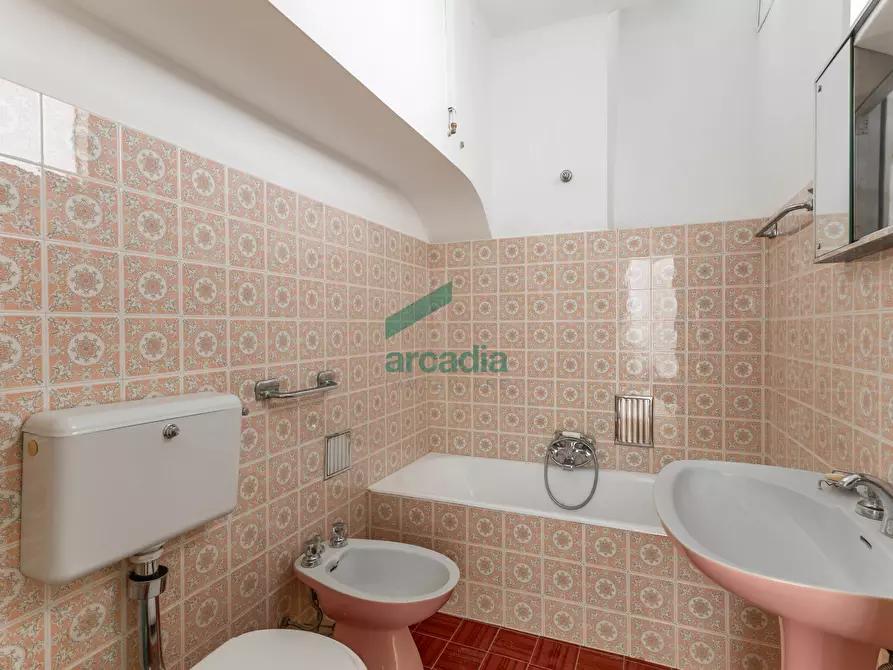 Immagine 28 di Appartamento in vendita  in Piazza Nicola e Costa 13 a Castellana Grotte