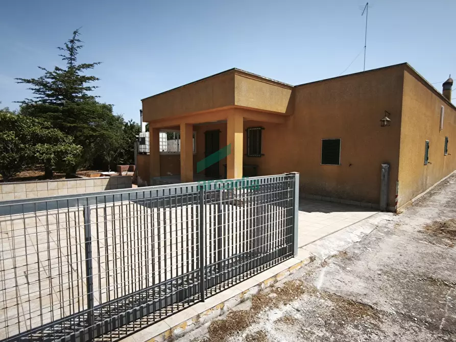 Immagine 28 di Villa in vendita  in KM 42 761 a Locorotondo