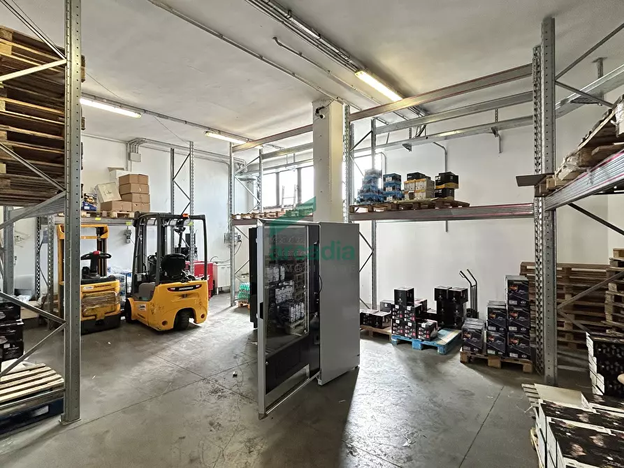 Immagine 12 di Ufficio in affitto  in Via delle Margherite 6 a Modugno