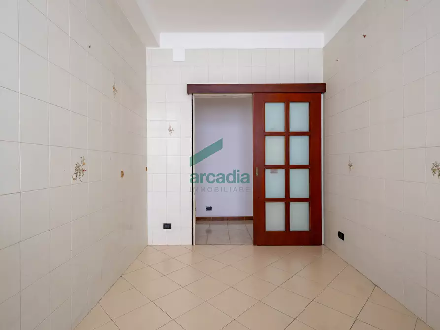 Immagine 23 di Quadrilocale in vendita  in Viale Japigia 42 a Bari