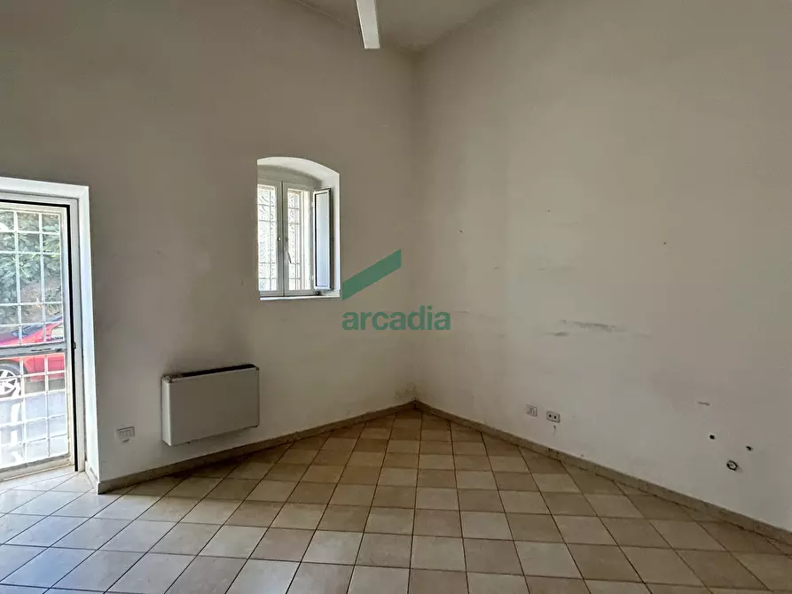Immagine 23 di Locale commerciale in affitto  in Via Bellino 4 a Bitritto