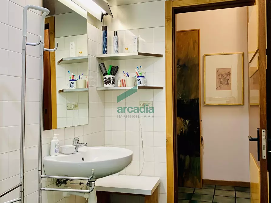 Immagine 14 di Quadrilocale in vendita  in Corso Italia 119 a Bari