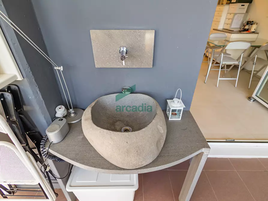 Immagine 13 di Quadrilocale in vendita  in Via Rosario Livatino 97 a Bari