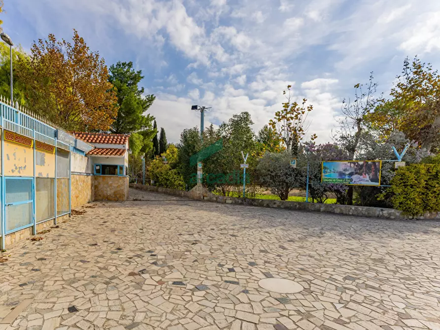 Immagine 57 di Locale commerciale in vendita  in Strada la Grava 16 a Bari