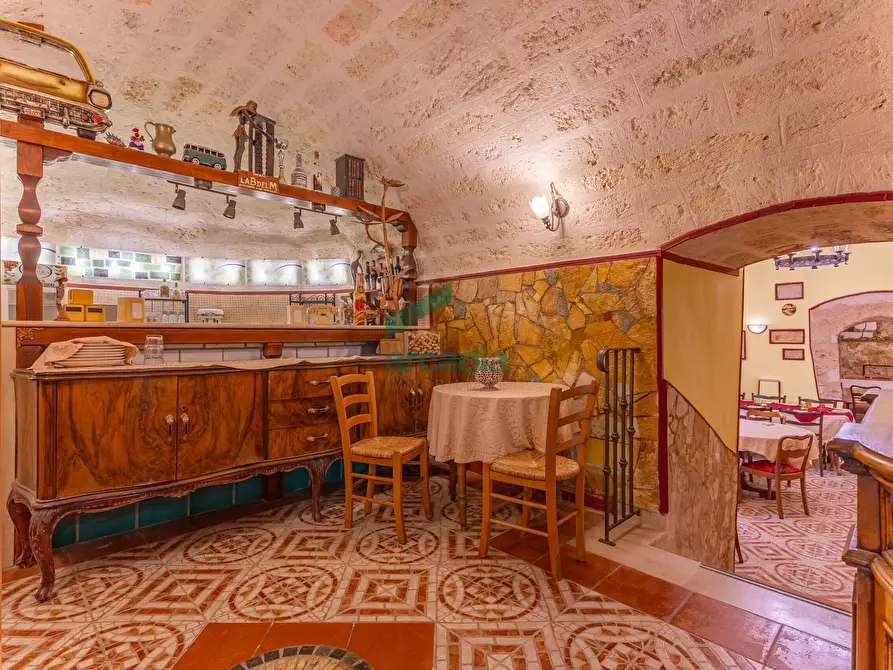 Immagine 4 di Locale commerciale in vendita  in Strada la Grava 16 a Bari