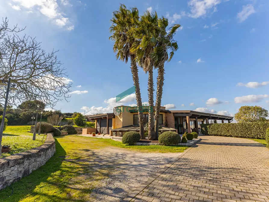 Immagine 42 di Villa in vendita  in Strada Vicinale Vecchia di Matera 369 a Gioia Del Colle