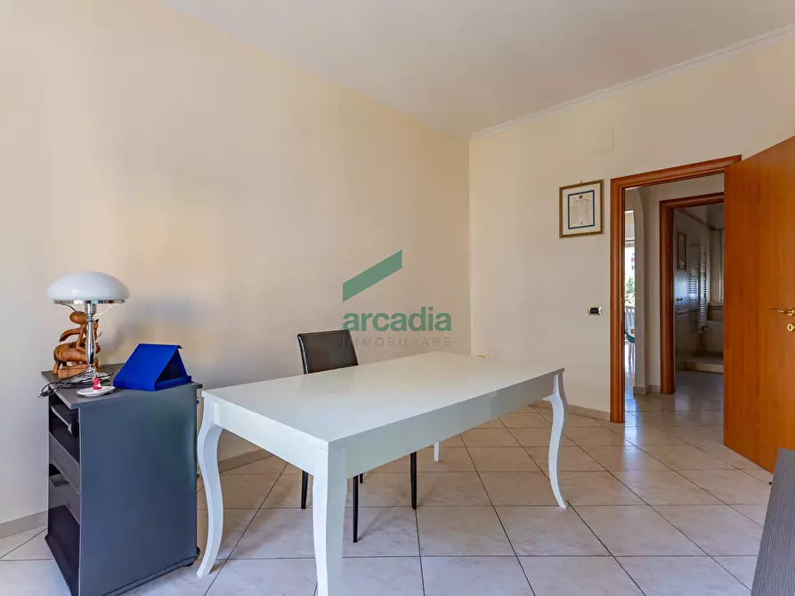 Immagine 13 di Quadrilocale in vendita  in Via Pordenone 12 a Bari