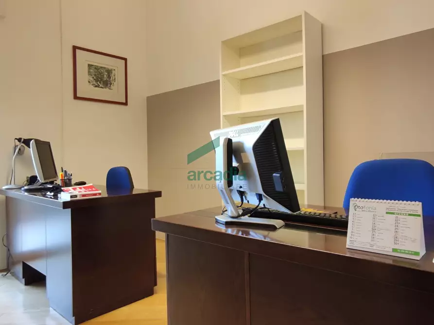Immagine 13 di Ufficio in vendita  in Via Papa Giovanni Paolo I' 10/E a Bari