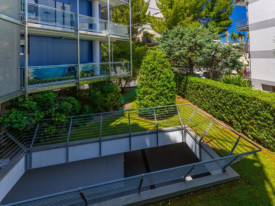 Immagine 41 di Quadrilocale in vendita  in Viale Louis Pasteur 15A a Bari