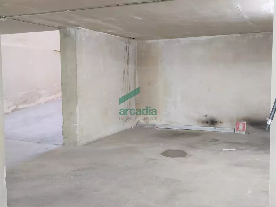 Immagine 24 di Pentalocale in vendita  in Via Pietro Carenza 20 a Turi