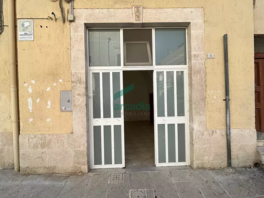 Immagine 29 di Locale commerciale in affitto  in Via Bellino 4 a Bitritto
