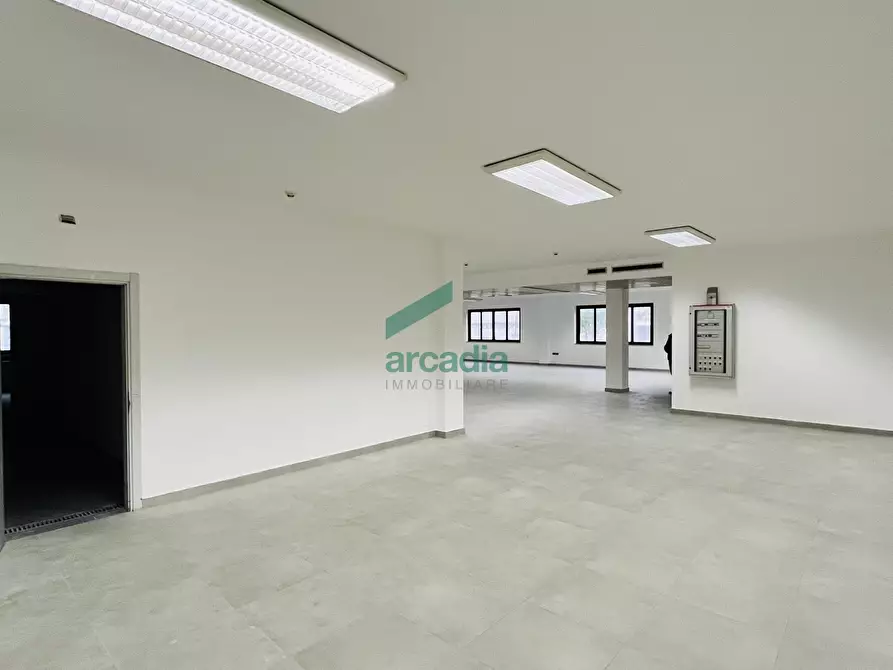 Immagine 5 di Ufficio in vendita  in Via Saverio Milella 2/bis a Bari