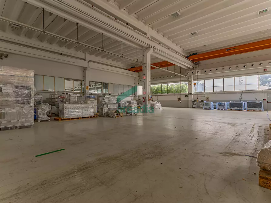 Immagine 70 di Attività artigianale in vendita  in Via dei Gigli 21 a Modugno