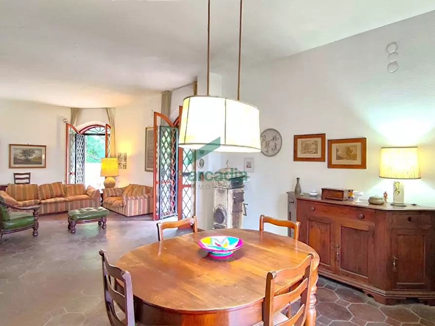 Immagine 1 di Villa in vendita  in Via Cola di Cagno 30 a Bari