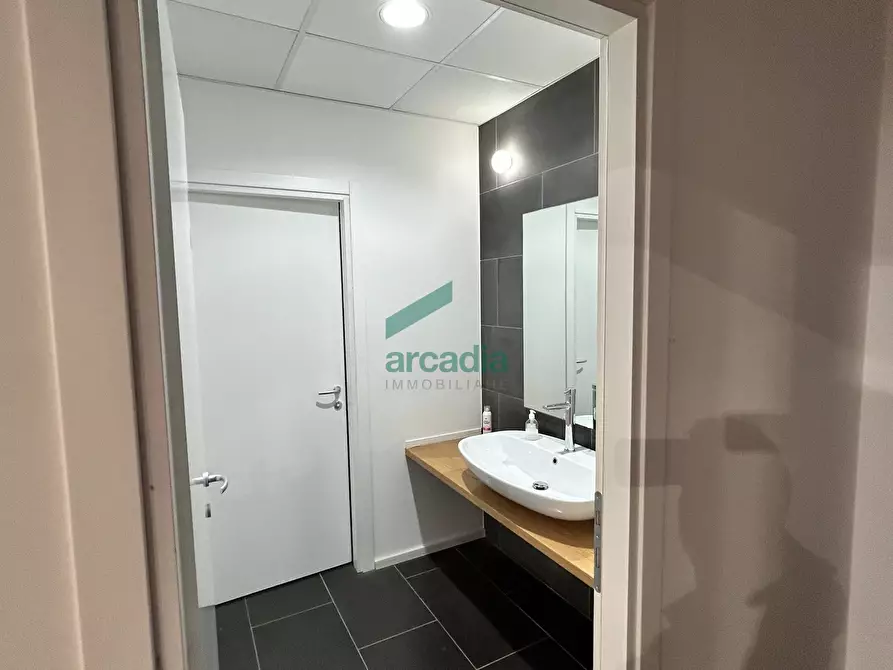 Immagine 8 di Capannone industriale in vendita  in Strada Statale 100, Snc Snc a Casamassima