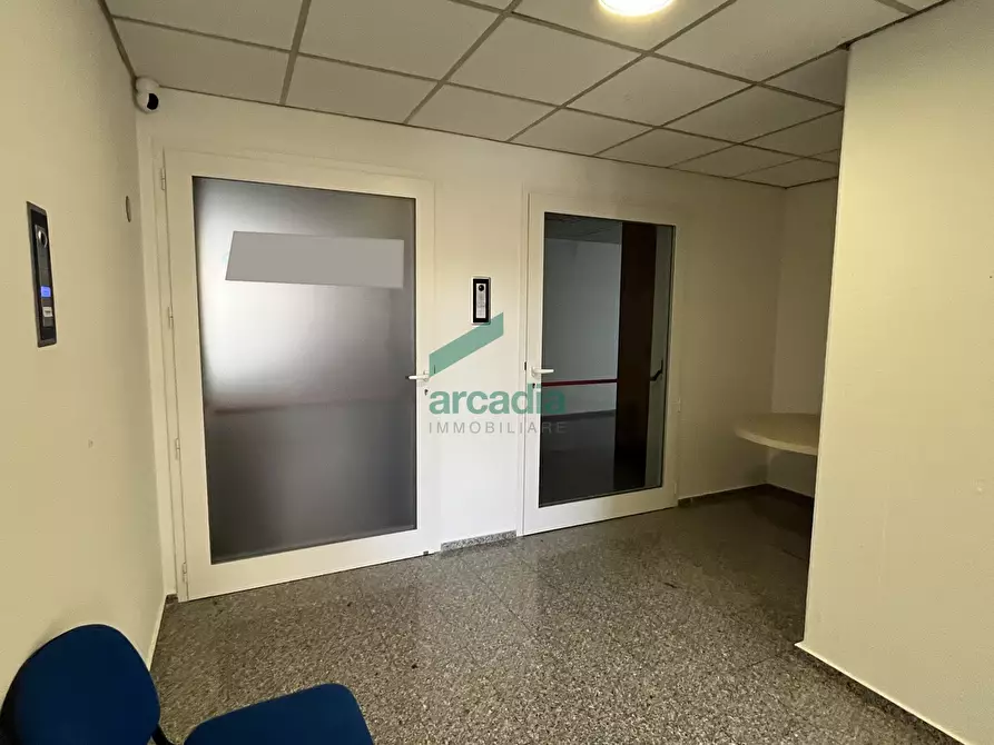 Immagine 25 di Ufficio in affitto  in Via Sette Pietro 4 a Bari