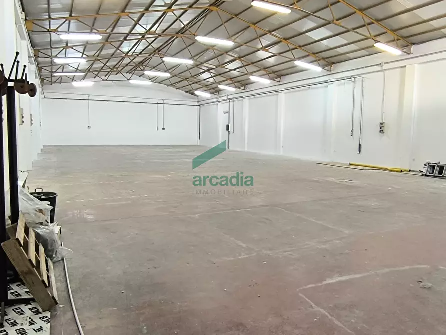 Immagine 8 di Attività artigianale in affitto  in S.S. 16 km 810,800 SN a Triggiano