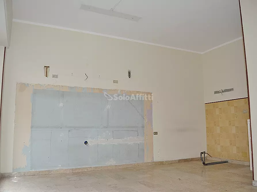 Immagine 3 di Locale commerciale in affitto  in VIA VERDI 32 a Settimo Torinese