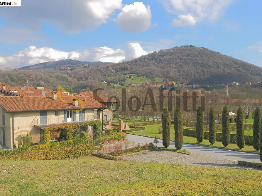 Immagine 3 di Trilocale in affitto  in Via Lega Lombarda 1 a Castello Di Brianza