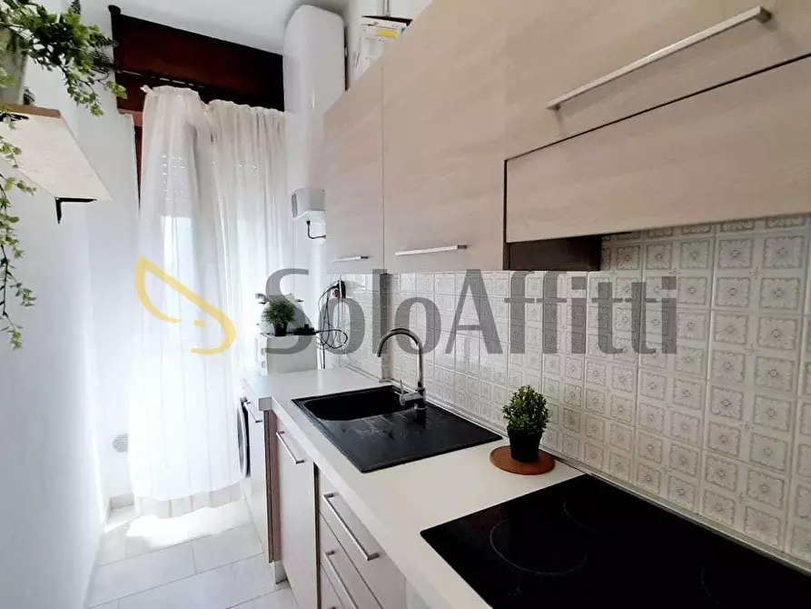 Immagine 1 di Bilocale in affitto  in Via Pietro Calamandrei a Cinisello Balsamo