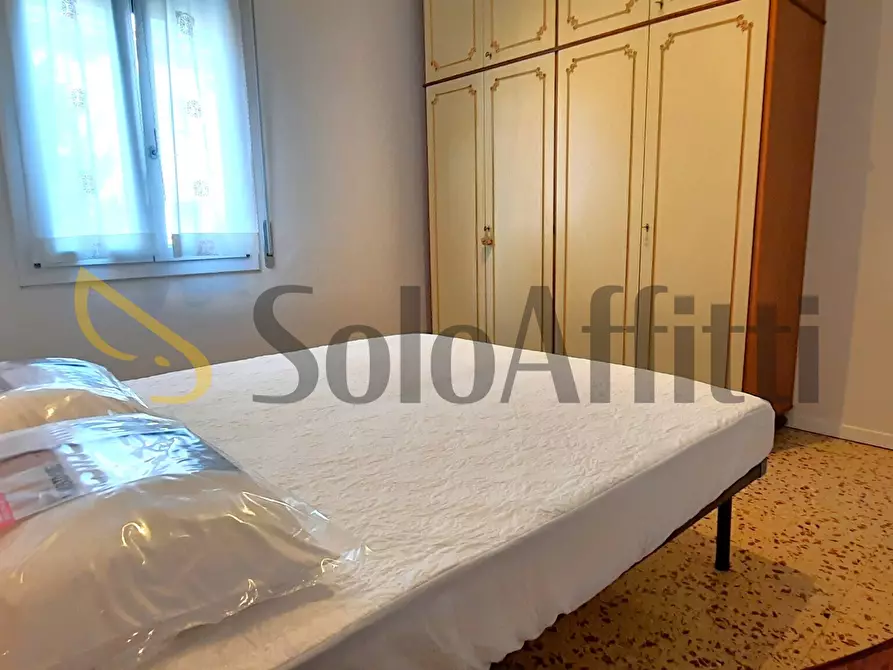 Immagine 2 di Stanza singola in affitto  a Carpi