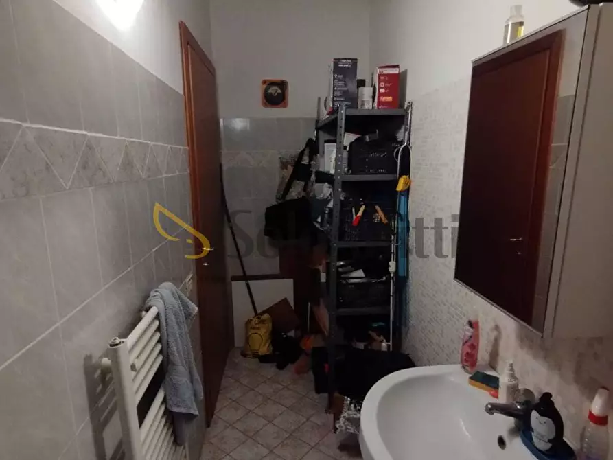Immagine 10 di Quadrilocale in affitto  in Piazza Dante 17060 a Livorno