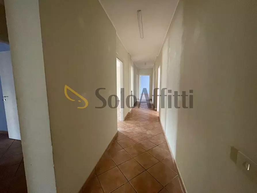 Immagine 12 di Ufficio in affitto  in Via Nazionale Appia 177 a Casapulla