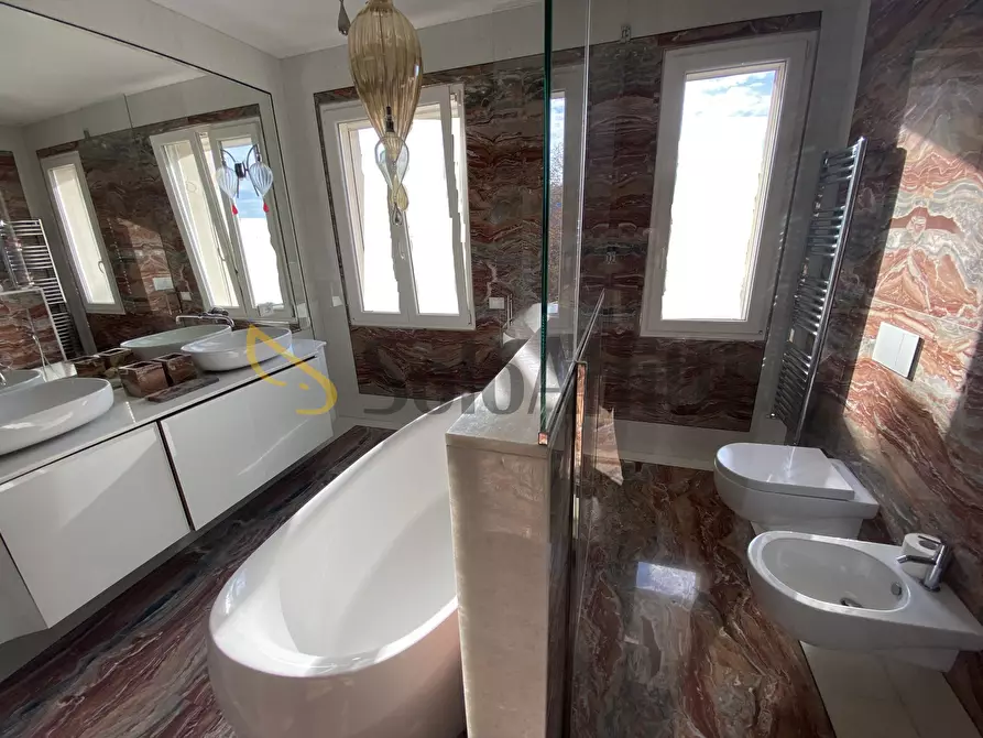 Immagine 20 di Villa in affitto  in Via Antonio Fogazzaro 9 a Rimini